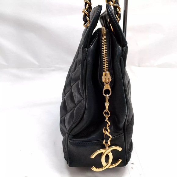 CHANEL CC CHARM Lambskin Tote - Picture 3 of 12